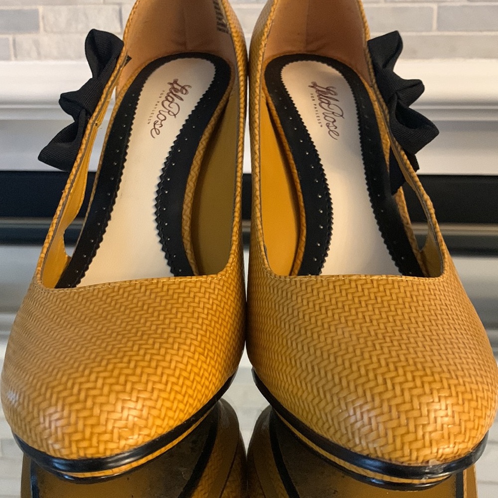Lela Rose (For Payless) heels w/ black bow accent! Mustard color/weave pattern! - Picture 6 of 10